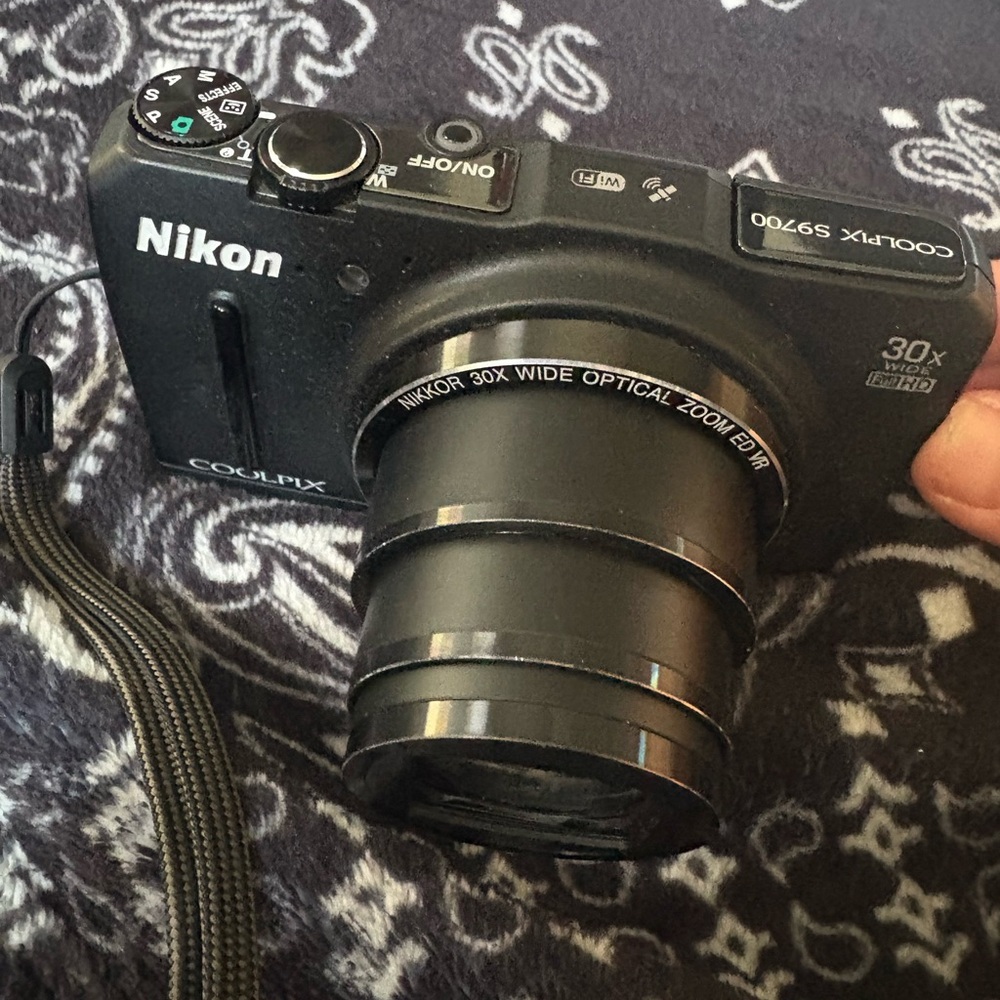 Nikon COOLPIX S9700 Black Camera